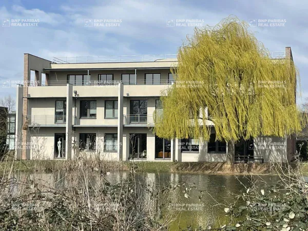 Bureaux 323 m²