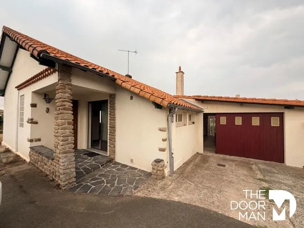 Maison 79400