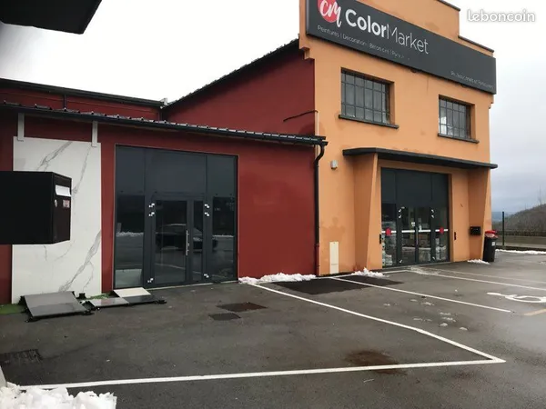 Loue local commercial à Arbent