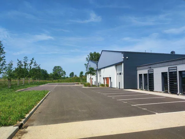 Local d'activité 327 m²