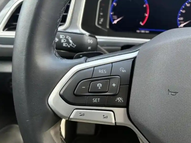 Volkswagen T-Roc 1.5 tsi evo 150ch style dsg7 — photo 14