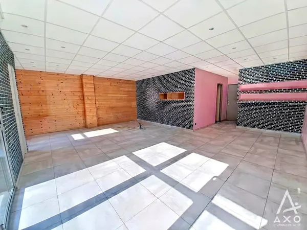 Local commercial 3 pièces 57 m²