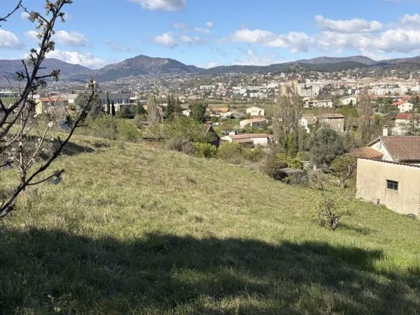 TERRAIN CONSTRUCTIBLE COUX