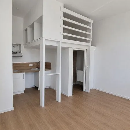 Studio entièrement rénové - 21 m² - Bordeaux -