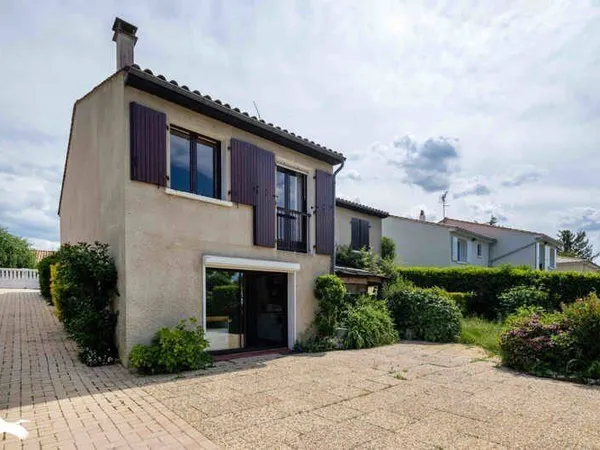 Maison de plain-pied 6 pièces 146 m²