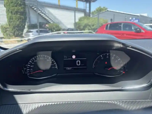 Peugeot 208 puretech 100 s&amp;s bvm6 — photo 22