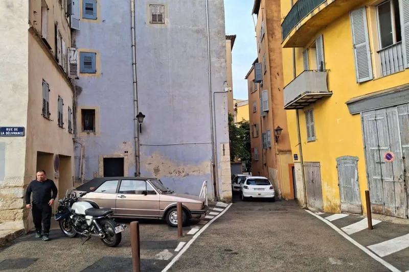 Photo 2