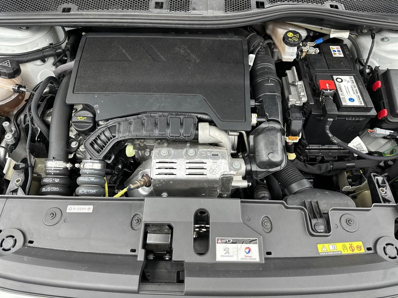 Peugeot 208 puretech 100 s&s bvm6 style — photo 13