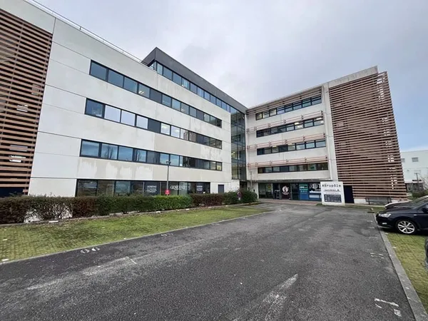 Bureaux 86 m²