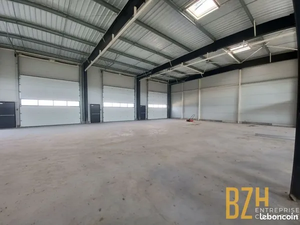 Local 573 m² LORIENT
