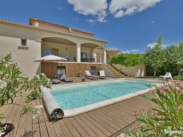 Maison 7 pièces 210 m²