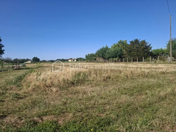 Terrain 750 m²