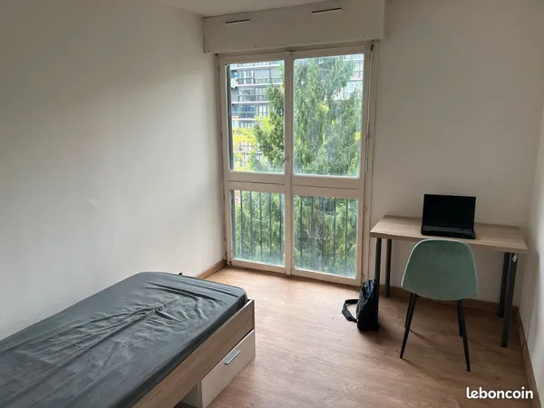 Chambre à 2 min du RER D - (Evry Université en 10 min)