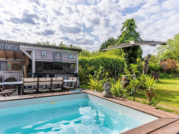 Maison 8 pièces 218 m²