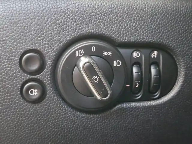 Mini Mini hatch 3 portes cooper 136 ch dkg7 — photo 33