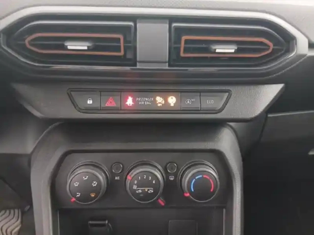 Dacia Sandero 1.0 eco-g 100ch stepway essential — photo 13