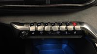 Peugeot 3008 HYBRID4 300ch GT Pack e-EAT8 — photo 26