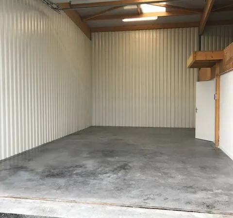 Entrepôt 150 m²