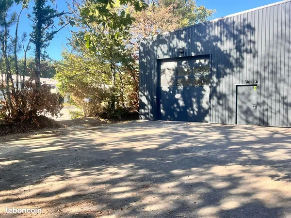 Local artisanal / stockage 100m²