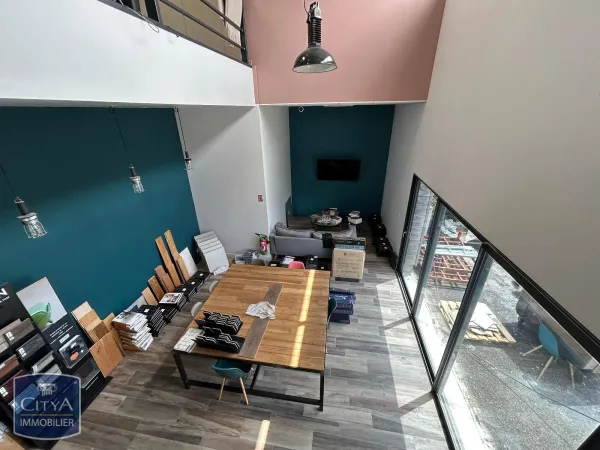 Local commercial 220 m²
