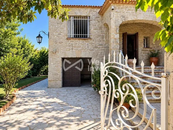 Villa 7 pièces 259 m²