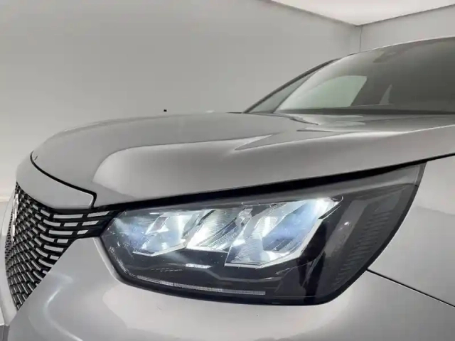 Peugeot 2008 puretech 130 s&amp;s eat8 — photo 31