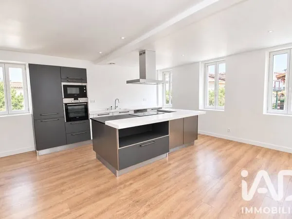 Maison 5 pièces 180 m²