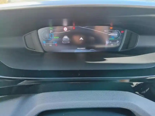 Peugeot 308 sw plug-in hybrid 195 ch e-dcs7 allure — photo 21