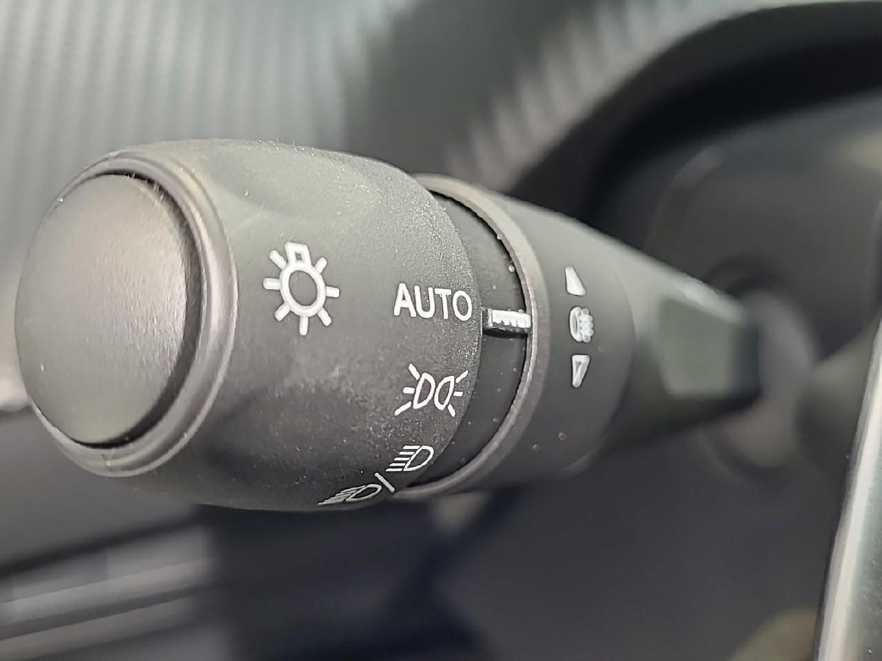 Peugeot 208 hybrid 100 e-dcs6 allure — photo 23