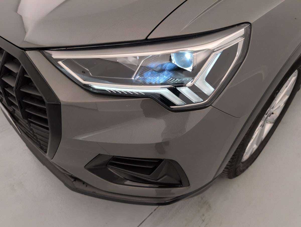 Audi Q3 — photo 20