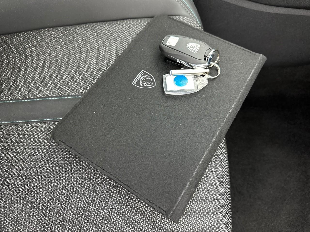 Peugeot 308 hybrid 145 e-dcs6 allure — photo 35