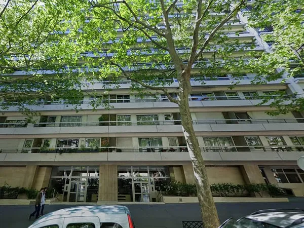 Paris XI - M° Philippe Auguste - Studette avec vue sur jardins - Ensoleillé - Lumineux - Calme