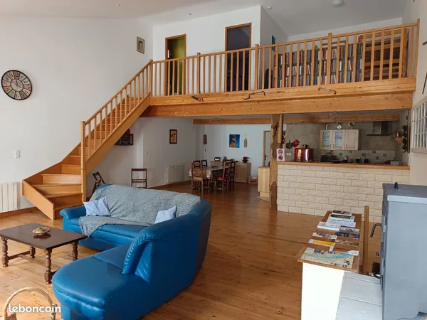 Maison avec grand garage