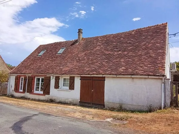 Maison de hameau avec grange, garage et studio