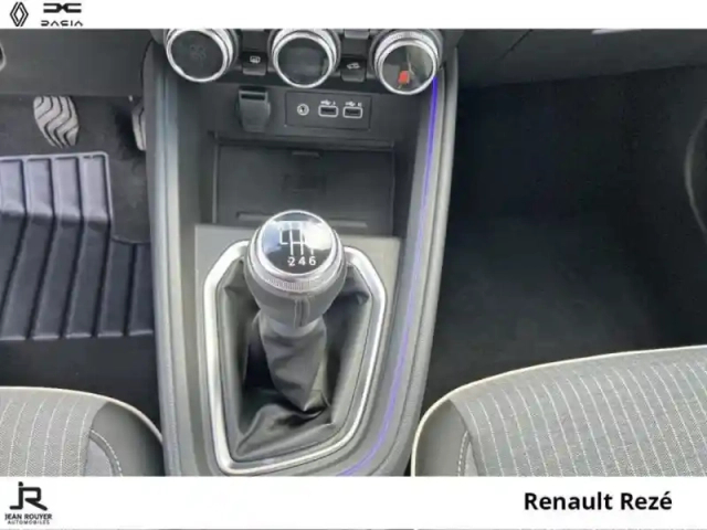 Renault Clio 1.0 tce 90ch techno - 24 — photo 21