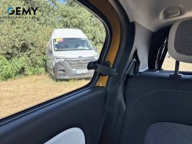 Renault Twingo iii e-tech — photo 25