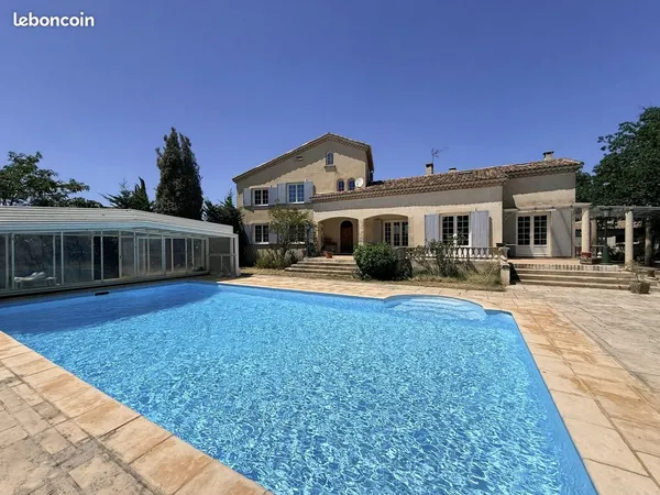 Villa 6 pièces 197 m²