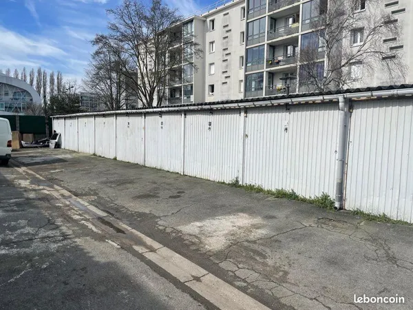 Box / Garage à louer - Villeneuve-le-Roi - 150