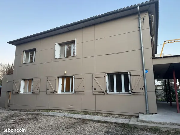 Immeuble 10 pièces 235 m²