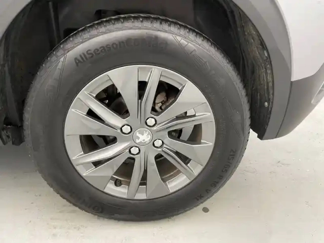 Peugeot 2008 puretech 130 s&amp;s bvm6 — photo 16