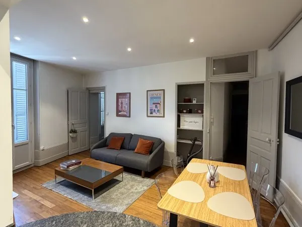 Loue chambre en colocation dans appartement