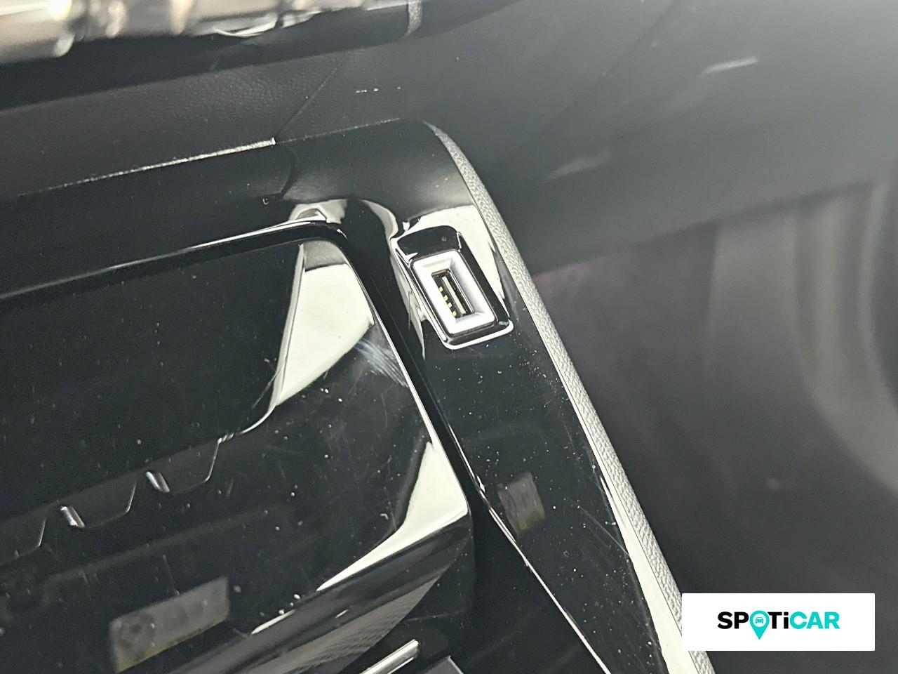 Peugeot 2008 1.2 puretech 130ch s&s gt — photo 17