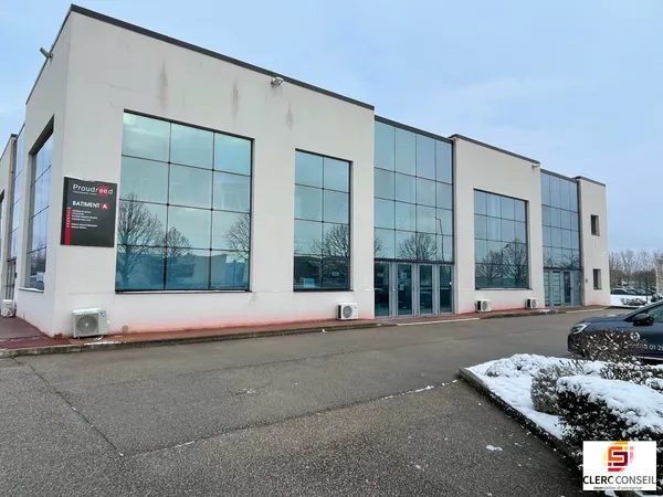 Local professionnel 203 m²