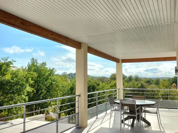 villa avec parc et piscine vue sur les Pyrénées