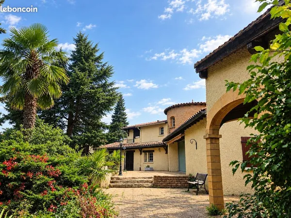 A VENDRE Maison de caractère à Saint Cyr au Mont d'Or
