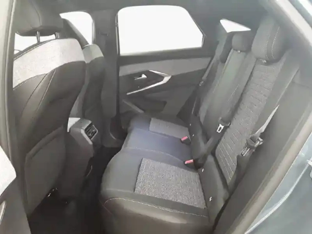 Peugeot 3008 hybrid 145 e-dcs6 — photo 32