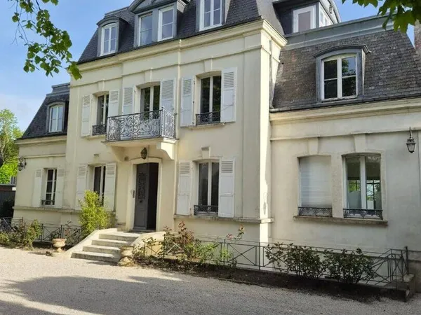 Duplex 7 pièces 179 m²