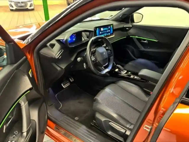 Peugeot 2008 e- 136ch gt — photo 4