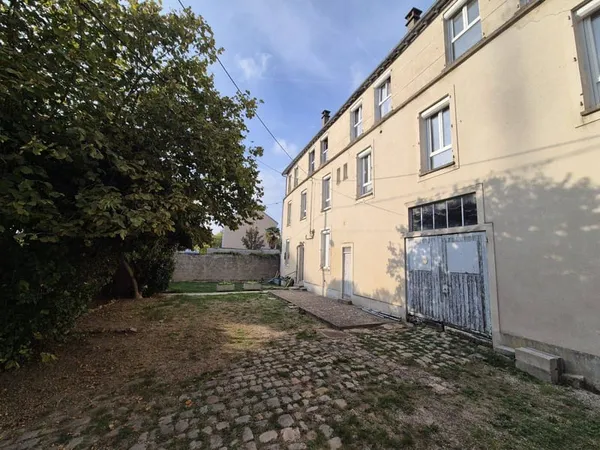 Ensemble immobilier 334 m²