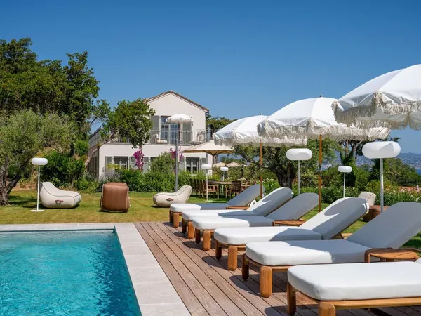 Villa 7 pièces 300 m²